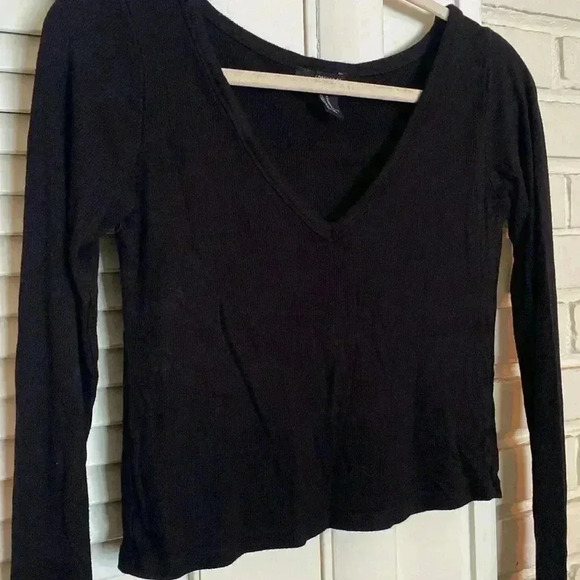 Forever 21 Long Sleeve VNeck ribbed crop Top size medium - Picture 2 of 6